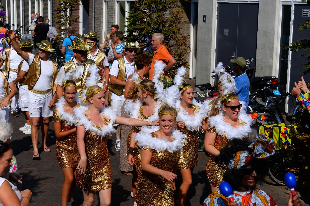 ../Images/Zomercarnaval Noordwijkerhout 037.jpg